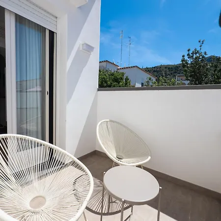 Maison Maricla Homestay *